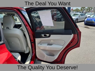 2024 Volvo XC60 B5 Ultimate Dark Theme