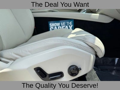 2024 Volvo XC60 B5 Ultimate Dark Theme