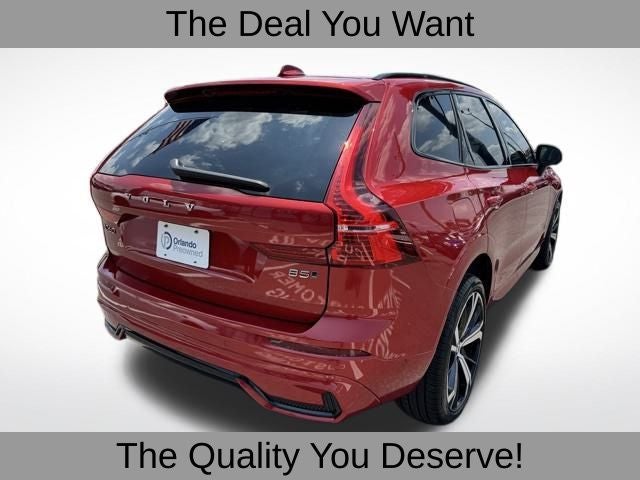 2024 Volvo XC60 B5 Ultimate Dark Theme