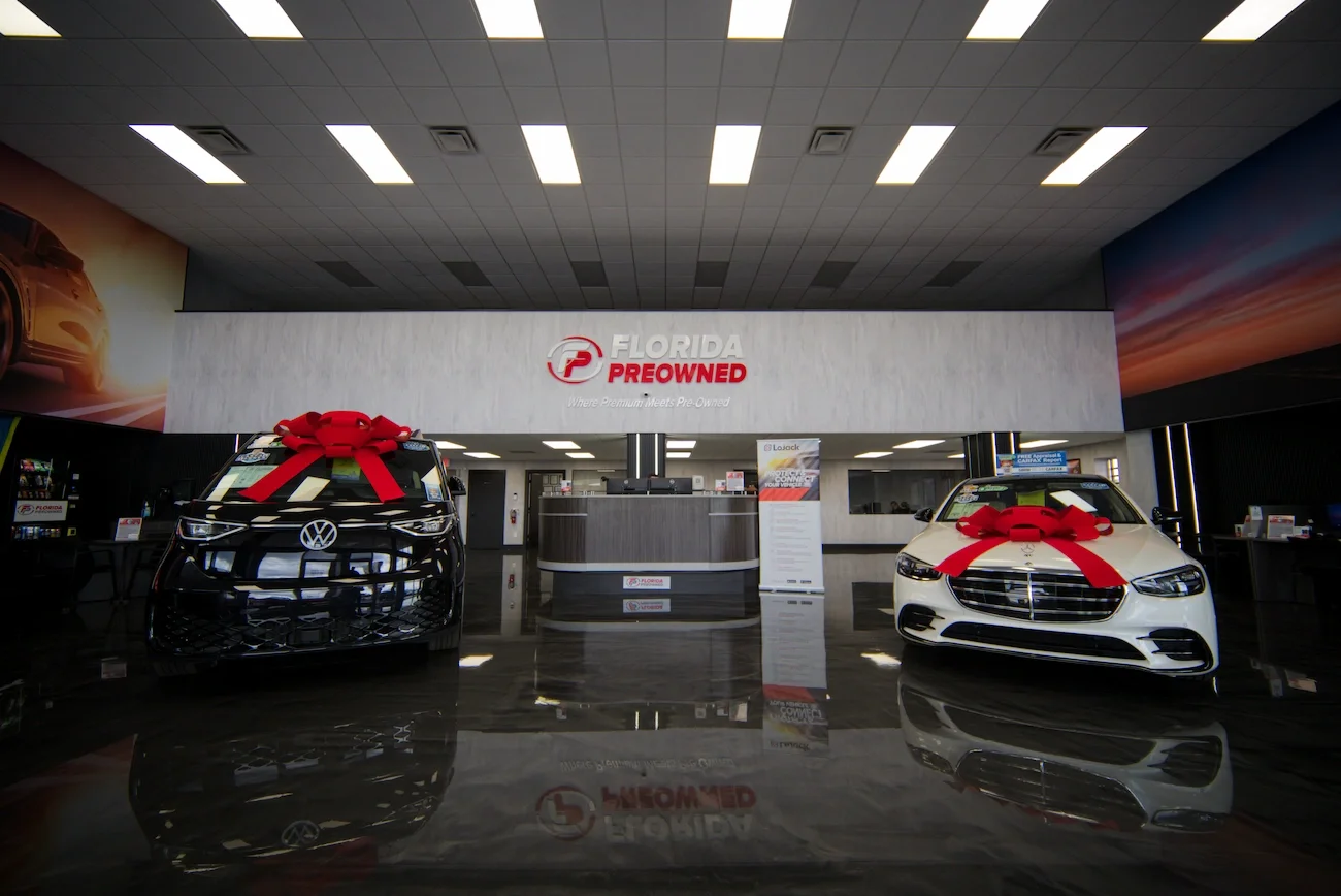Buy here pay here Orlando alternative: Florida Preowned finance desk and used cars on West Colonial Drive in Orlando